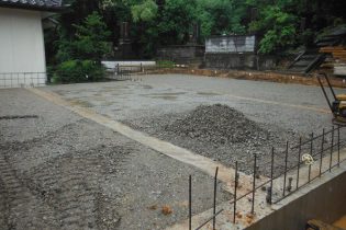 基礎工事　地中梁コンクリートを打設した後、土間コンクリートを打ちます。
